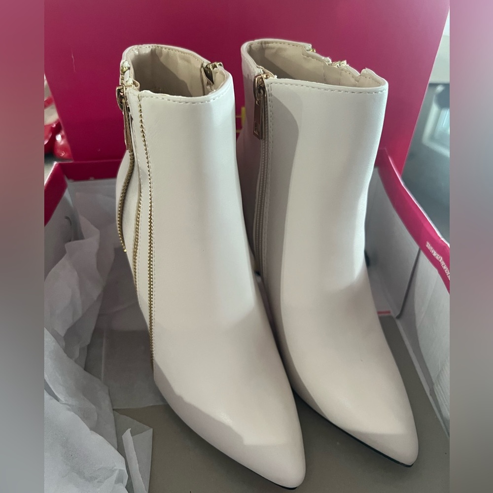 NEW with box CATHERINE MALANDRINO zipper dress bootie